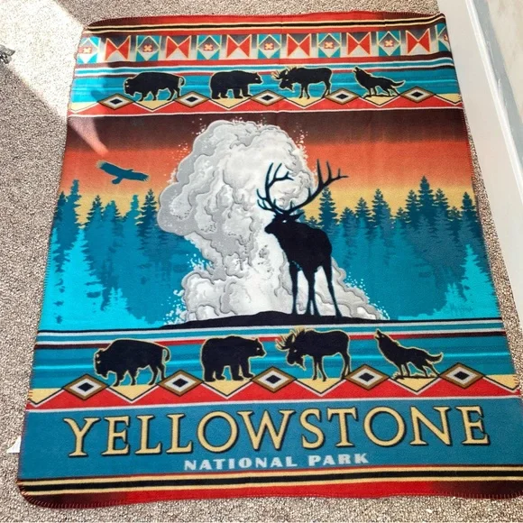 Yellowstone National Park Fleece Throw Blanket Elk Bear Buffalo Aztec Native - Picture 12 of 13